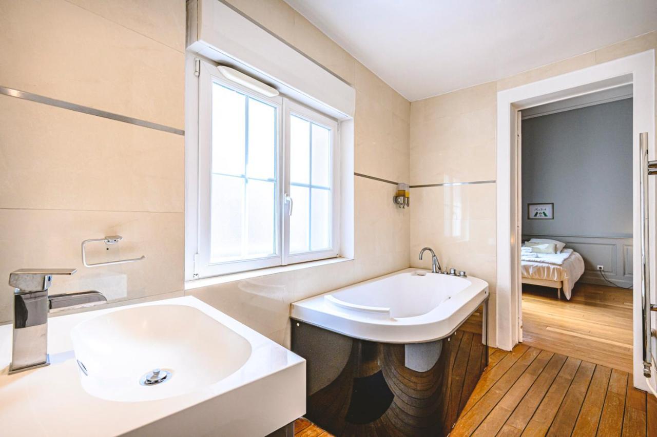 The Gorgeous Hyper Center Private Garden Apartment Reims Luaran gambar